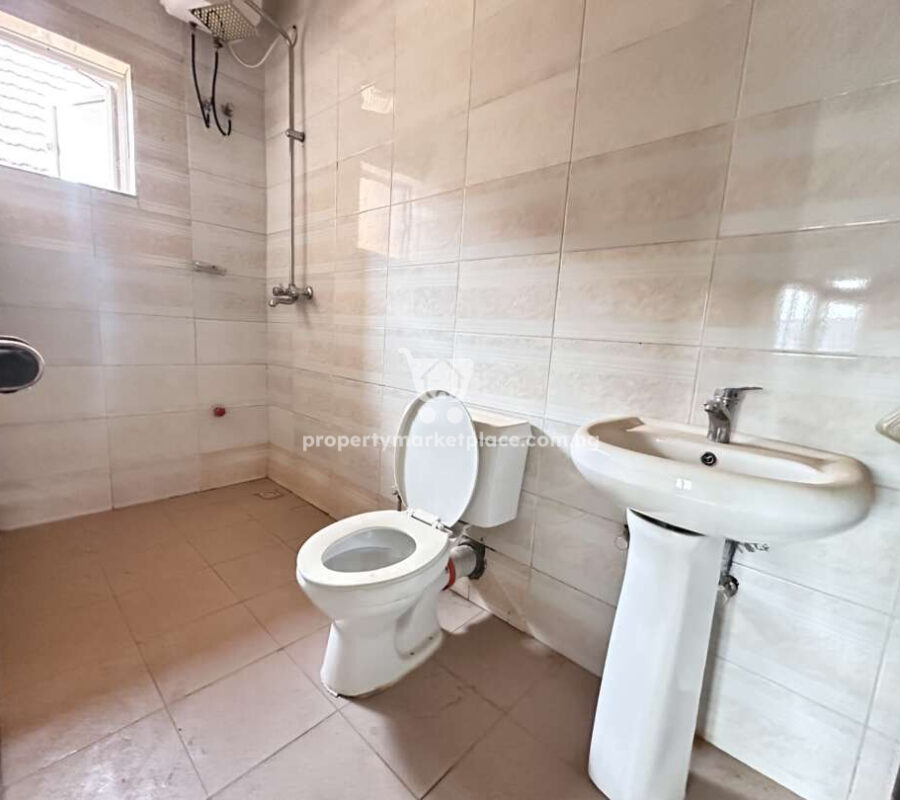 Luxurious 2 bedroom flat in a nice area