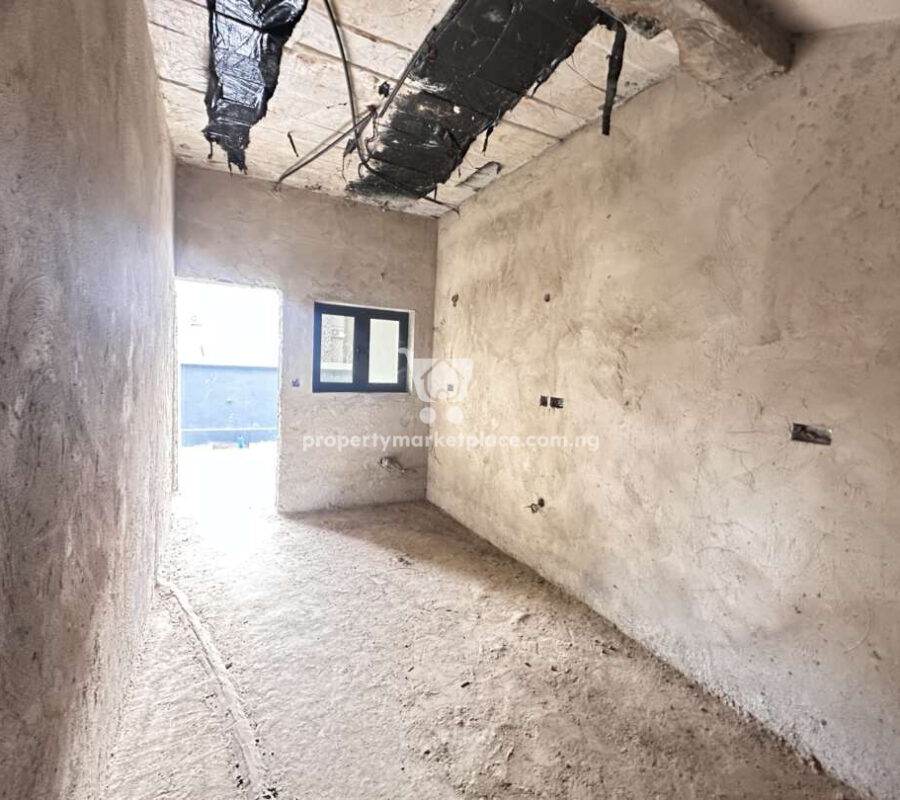 Luxurious 4 bedroom terrace duplex with Bq