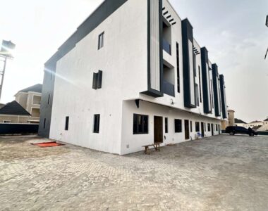 Luxurious 4 bedroom terrace duplex with Bq