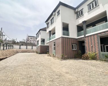 Luxurious 4 bedroom terrace duplex with Bq