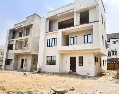 Luxurious 5 bedroom detached duplex with elevator