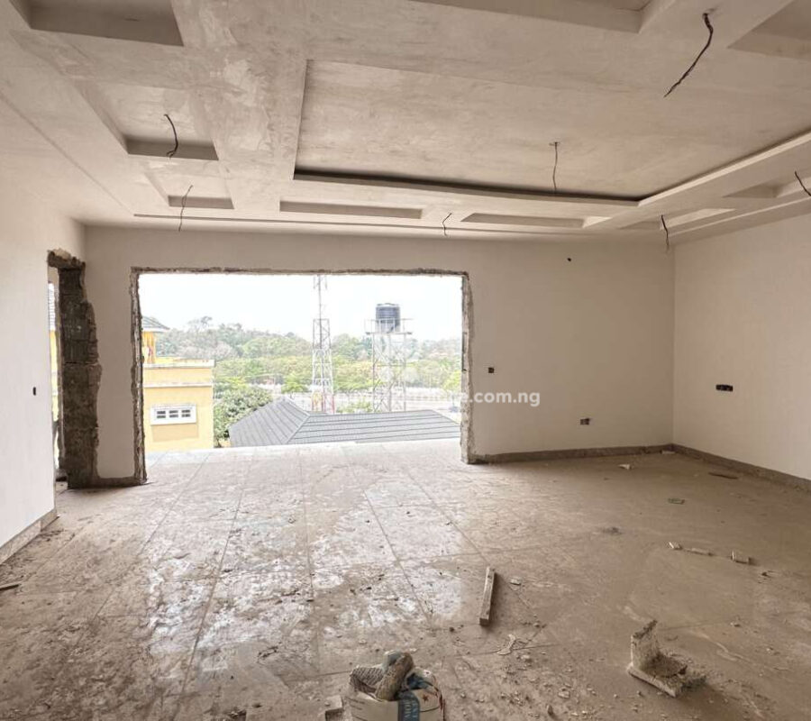 Luxurious 5 bedroom detached duplex with elevator