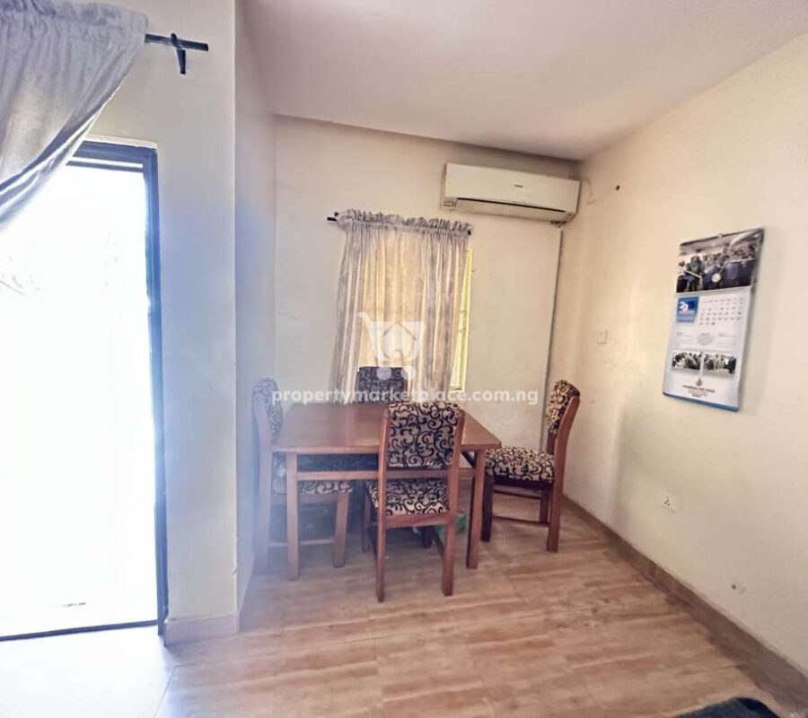 2 bedroom terrace duplex with self contained Bq