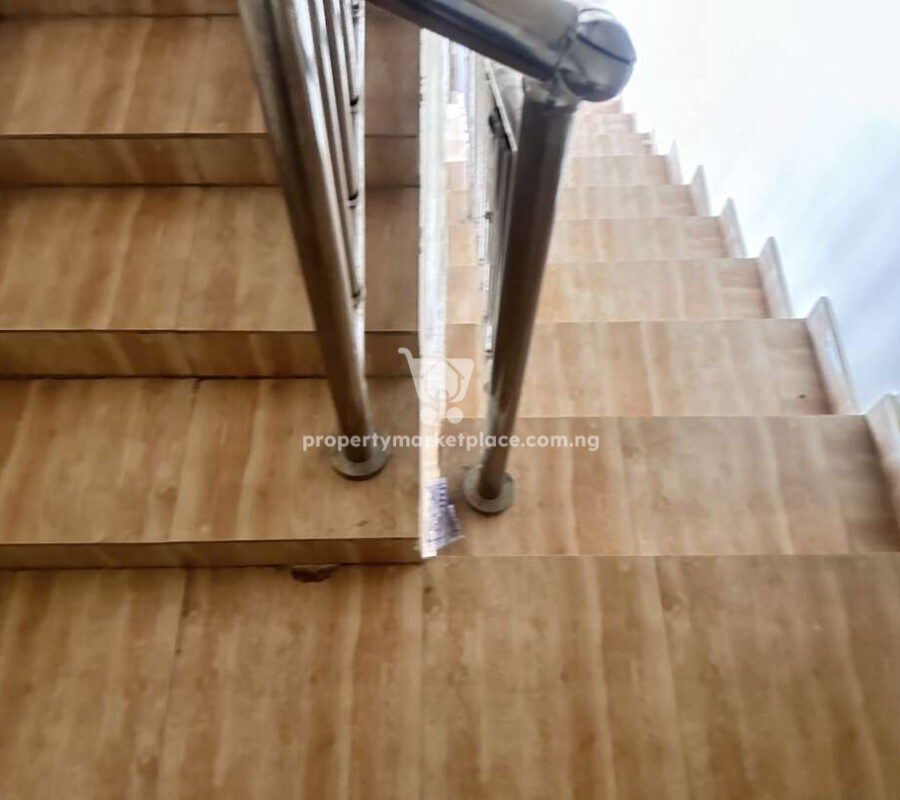 2 bedroom terrace duplex with self contained Bq