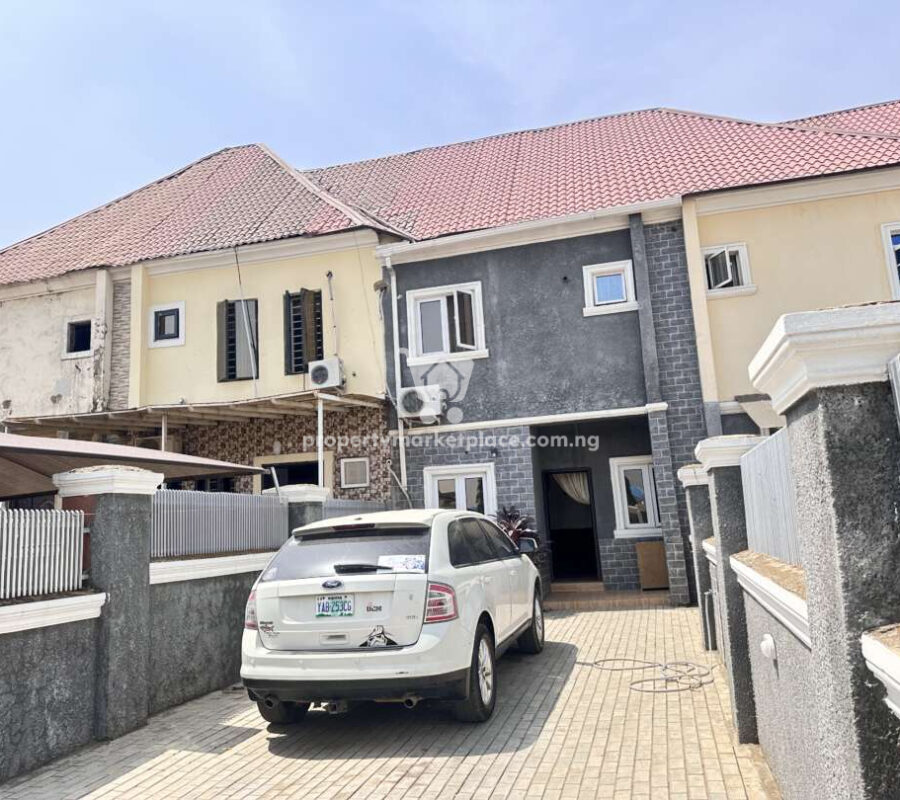 2 bedroom terrace duplex with self contained Bq