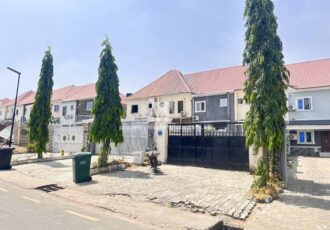 2 bedroom terrace duplex with self contained Bq