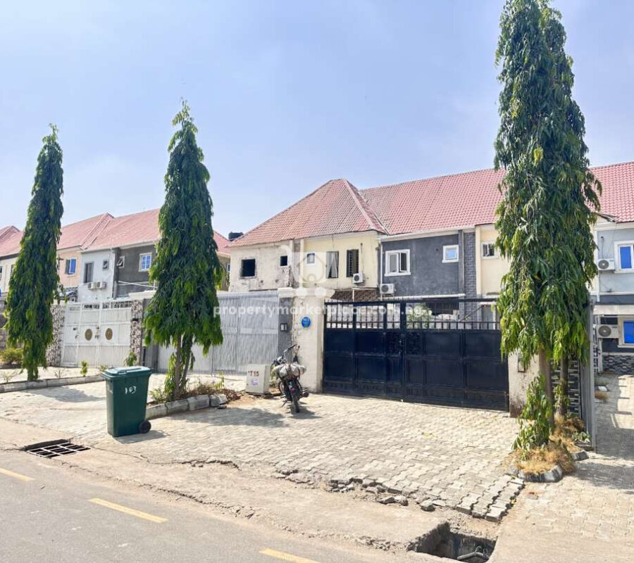 2 bedroom terrace duplex with self contained Bq