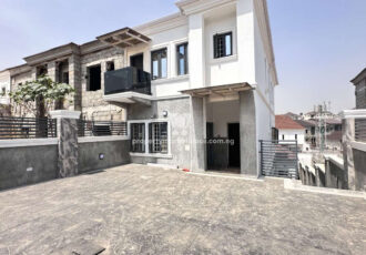 3 units of 2 bedroom flat and 1 unit of 1 bedroom flat