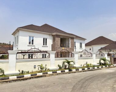 Superb 6 bedroom detached duplex with 3 rooms self contained