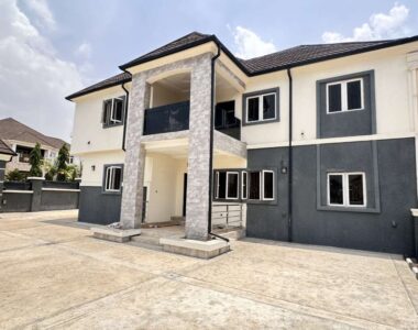Massive 5 bedroom detached duplex with Bq