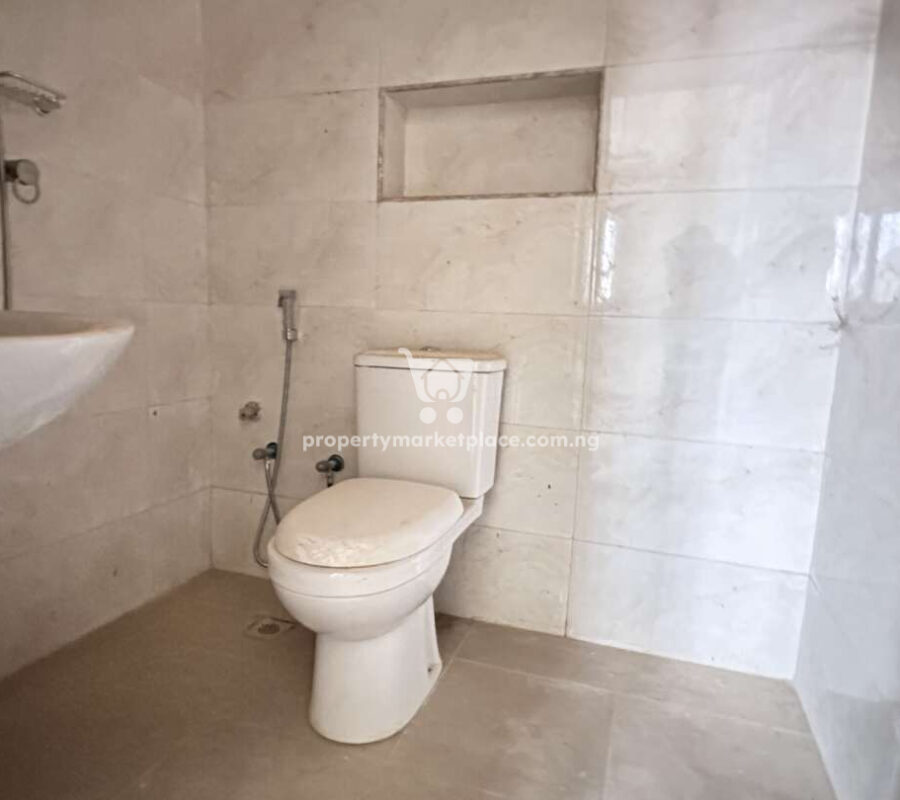 Massive 5 bedroom detached duplex with Bq