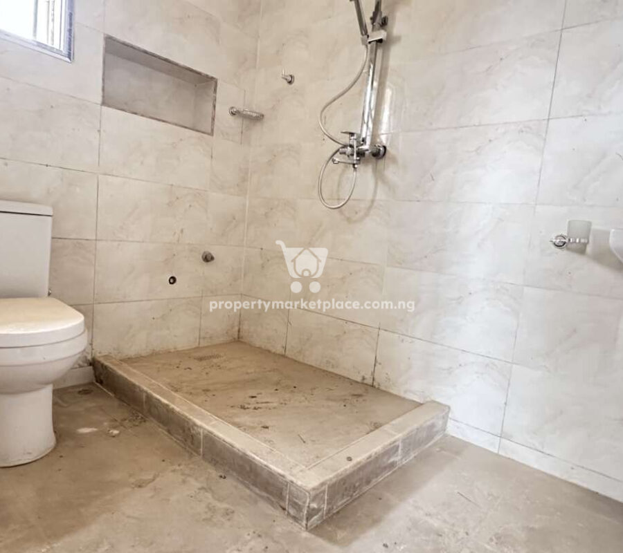 Massive 5 bedroom detached duplex with Bq