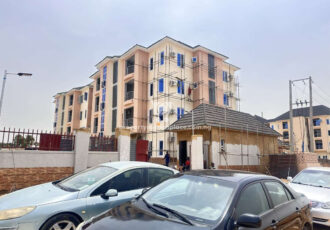 Exquisite 3 bedroom flat with ACs, fitted kitchen & inverter