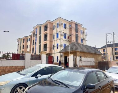 Exquisite 3 bedroom flat with ACs, fitted kitchen & inverter