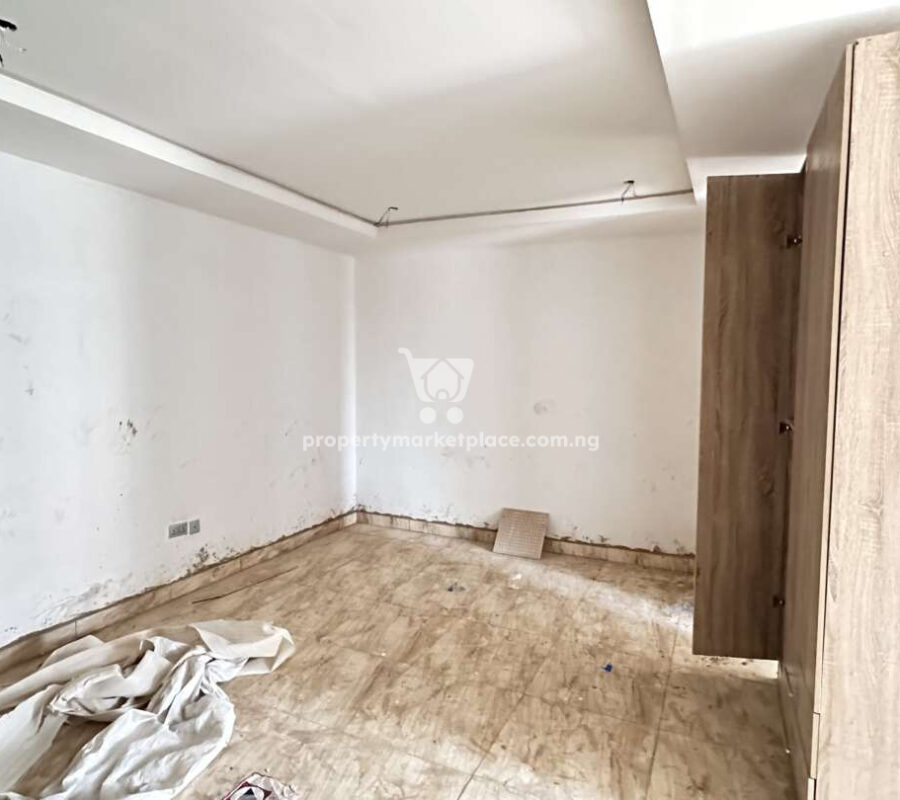 Exquisite 3 bedroom flat with ACs, fitted kitchen & inverter