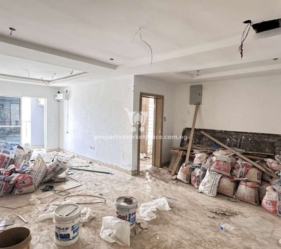 Exquisite 3 bedroom flat with ACs, fitted kitchen & inverter