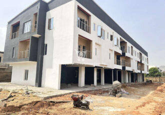 Luxurious 4 bedroom terrace duplex