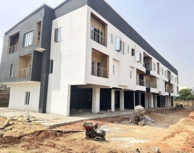 Luxurious 4 bedroom terrace duplex