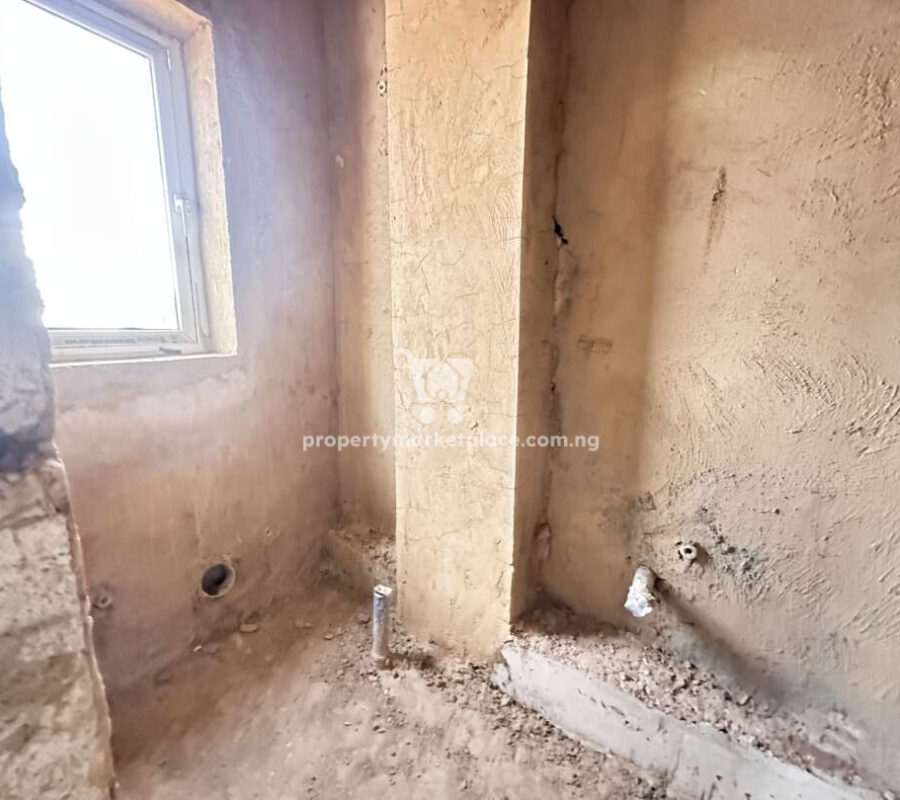 Luxurious 4 bedroom terrace duplex