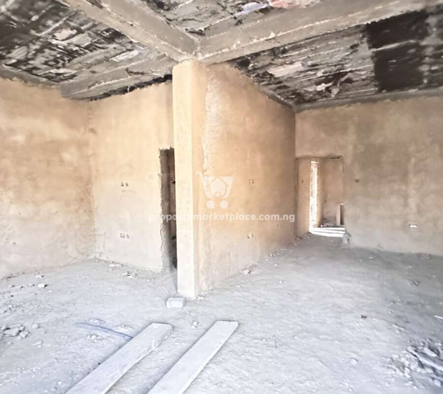 Luxurious 4 bedroom terrace duplex with Bq