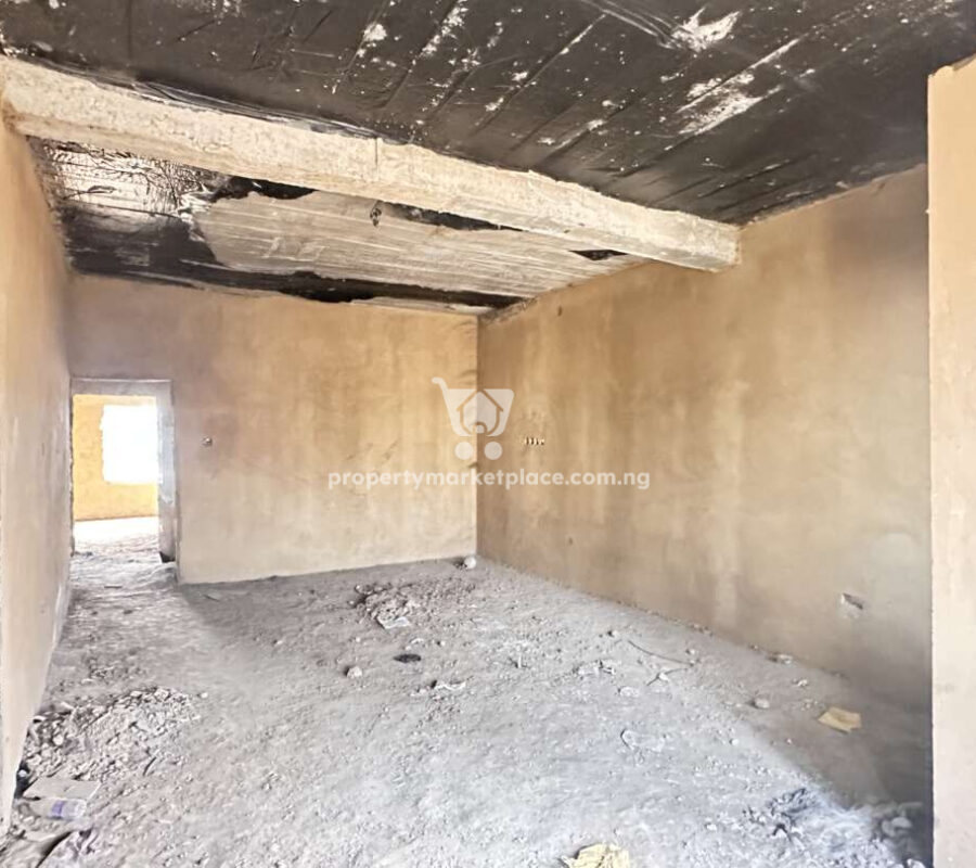 Luxurious 4 bedroom terrace duplex with Bq