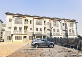 Luxurious 4 bedroom terrace duplex with Bq