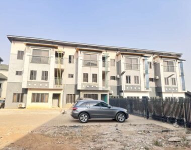 Luxurious 4 bedroom terrace duplex with Bq
