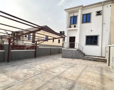 Exquisite 3 bedroom detached terrace duplex