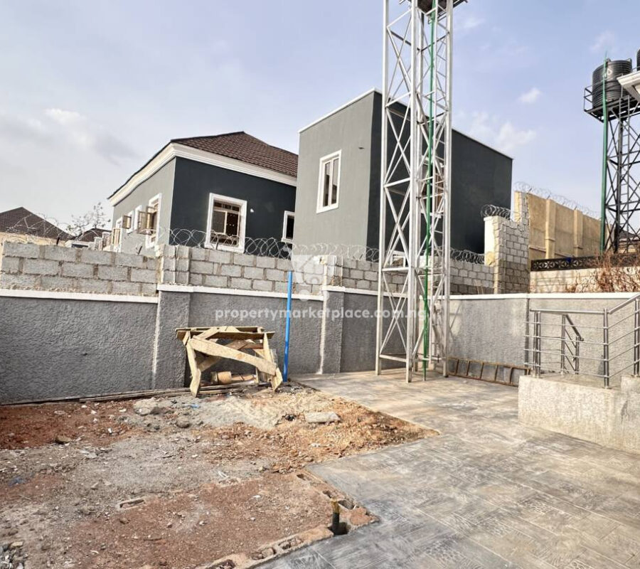 Exquisite 3 bedroom detached terrace duplex
