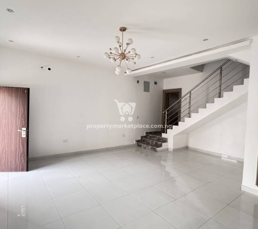 Exquisite 3 bedroom detached terrace duplex
