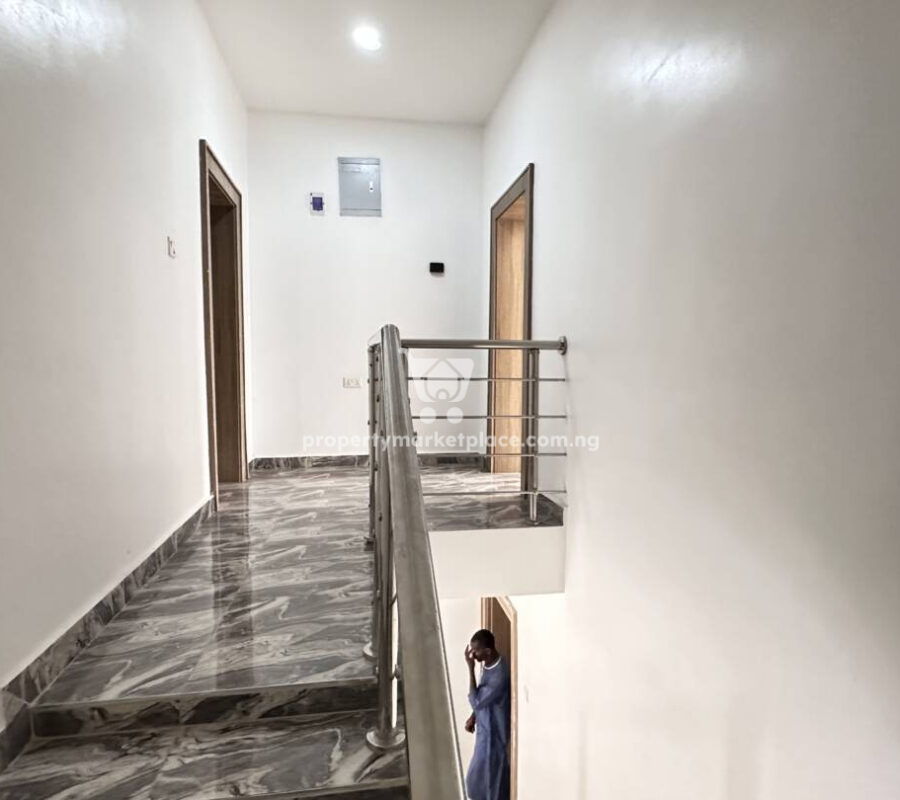 Exquisite 3 bedroom detached terrace duplex