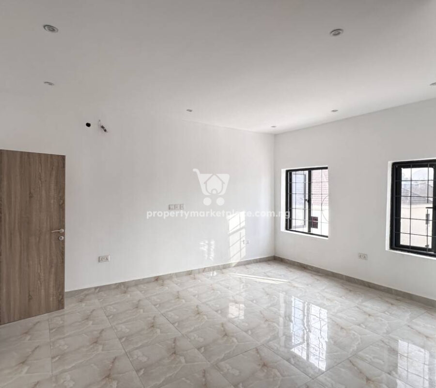 Exquisite 3 bedroom detached terrace duplex