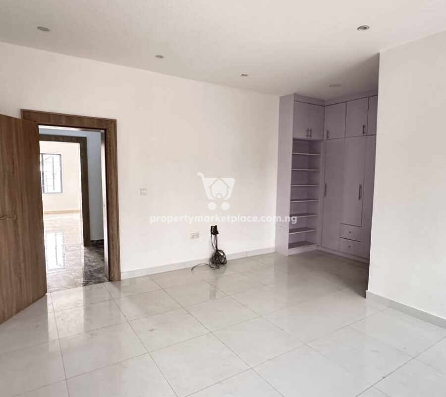 Exquisite 3 bedroom detached terrace duplex