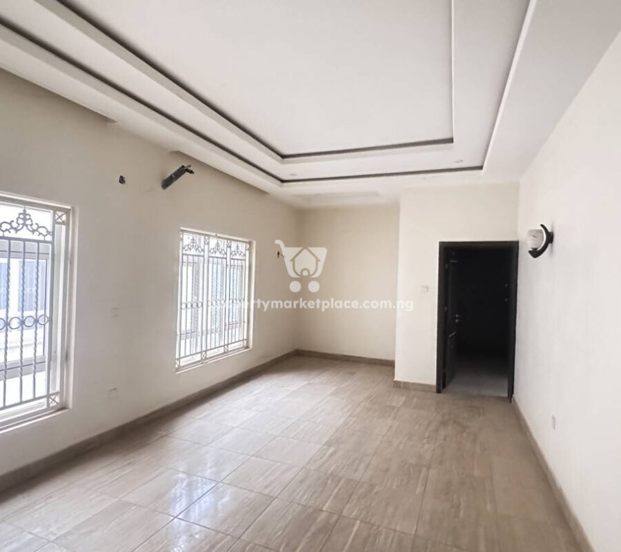 Luxurious 4 bedroom semi-detached duplex with Bq