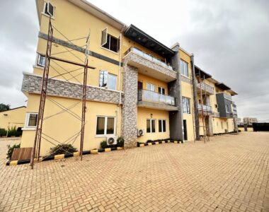 Luxurious 3 bedroom flat in a nice area
