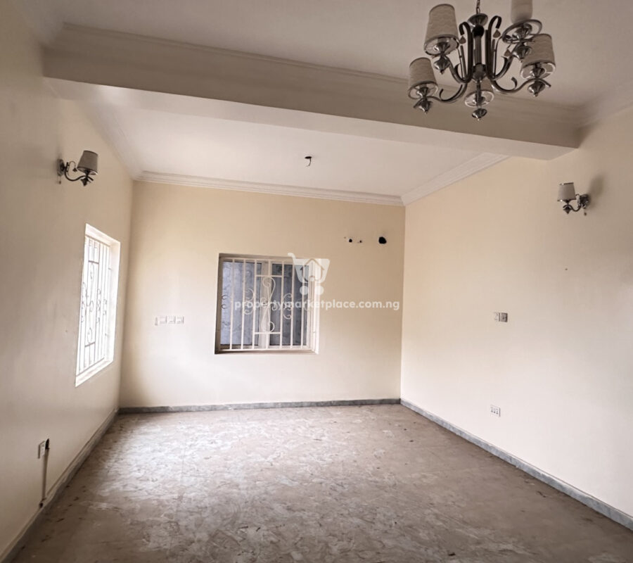 Luxurious 3 bedroom flat in a nice area