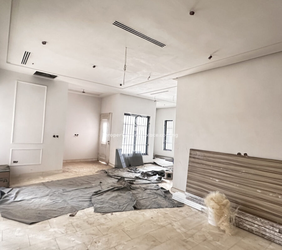 Exquisitely finished 4 bedroom detached duplex