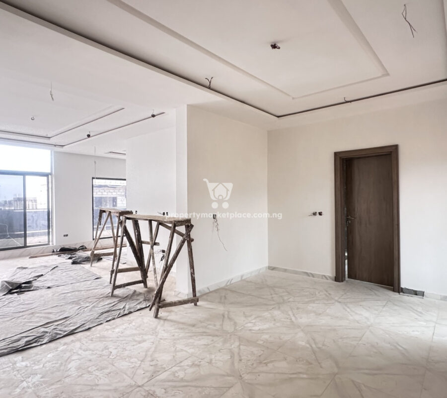 Exquisitely finished 4 bedroom detached duplex