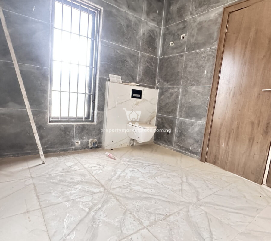Exquisitely finished 4 bedroom detached duplex