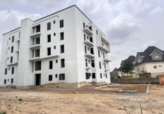 Luxurious and spacious 3 bedroom flat in a nice area