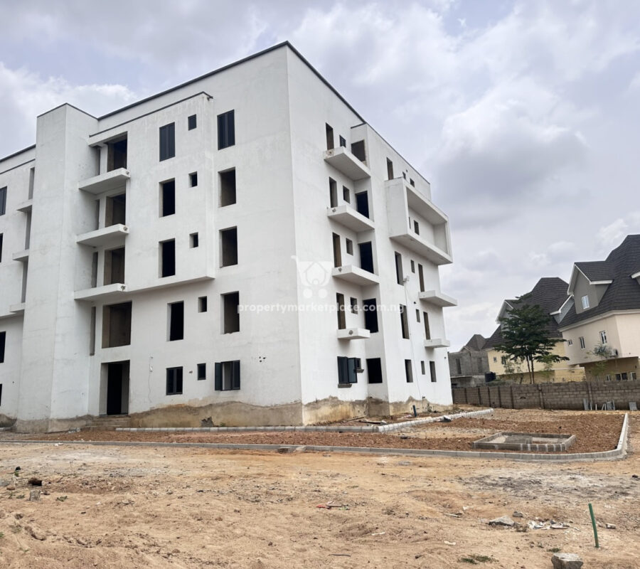 Luxurious and spacious 3 bedroom flat in a nice area