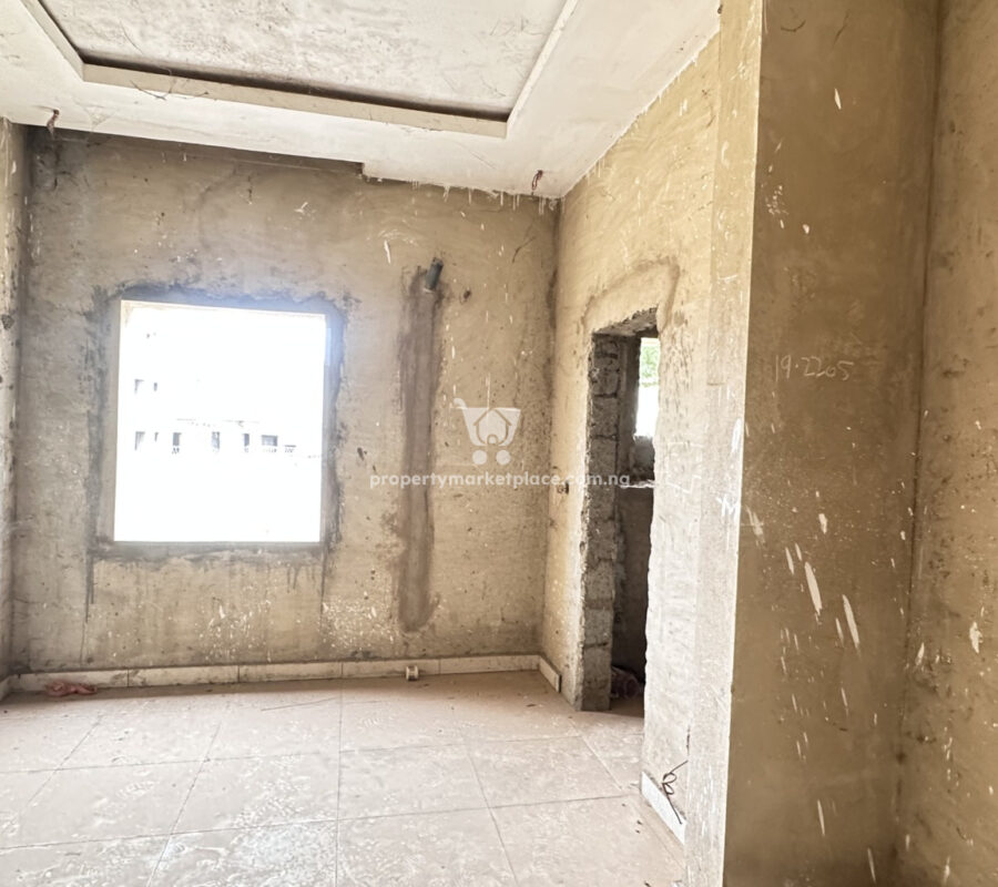 Luxurious and spacious 3 bedroom flat in a nice area