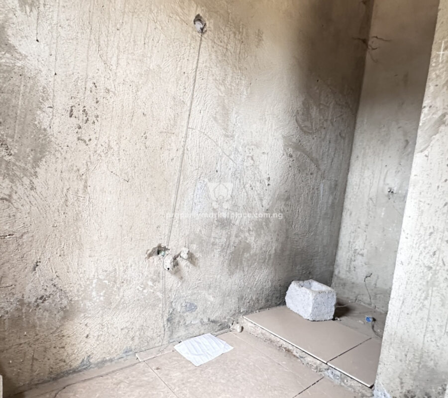 Luxurious and spacious 3 bedroom flat in a nice area