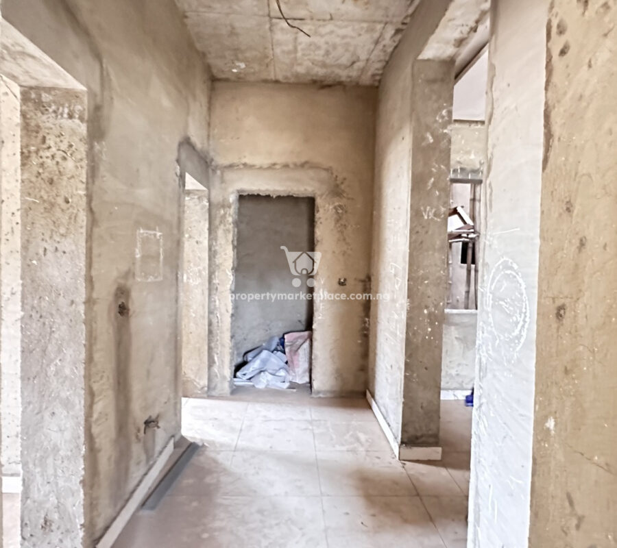 Luxurious and spacious 3 bedroom flat in a nice area