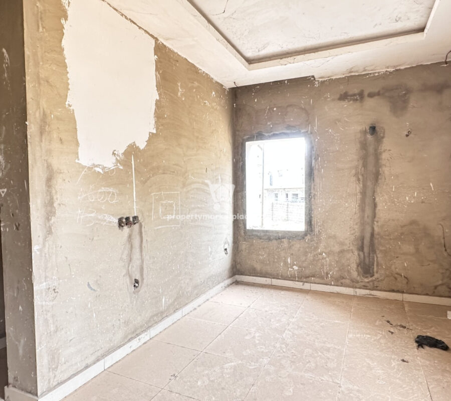 Luxurious and spacious 3 bedroom flat in a nice area