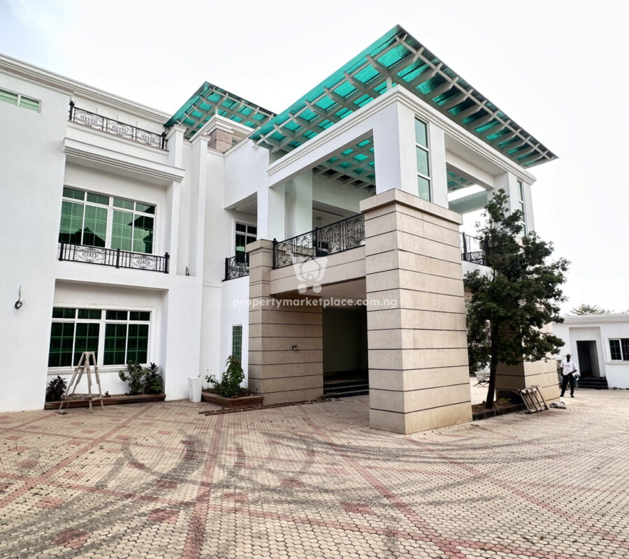 Luxurious 7 bedroom detached duplex with swimming pool