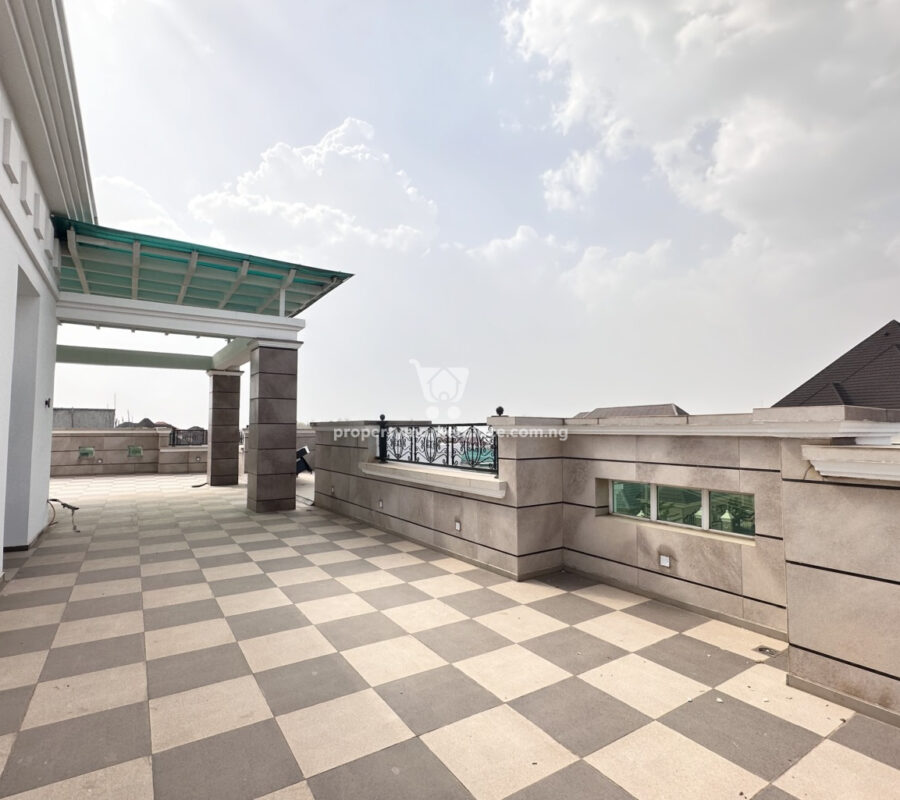 Luxurious 7 bedroom detached duplex with swimming pool