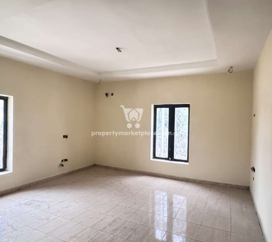 Massive 3 bedroom flat with a room Bq