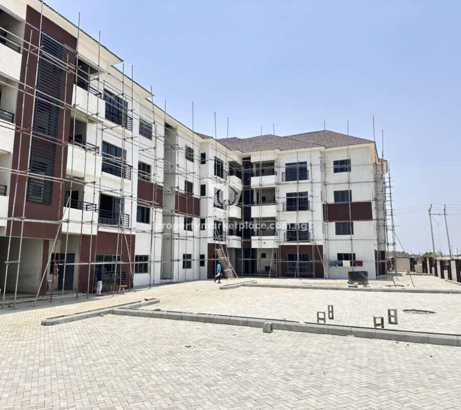 Luxury 3 bedroom flat in a nice area