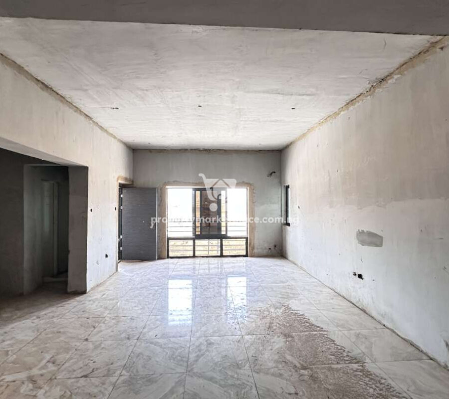 Luxury 3 bedroom flat in a nice area